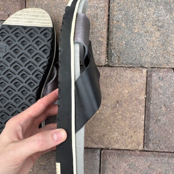 UGG Leather Crossover Slide Sandals Treadlite Sole Size 8 - Picture 7 of 7